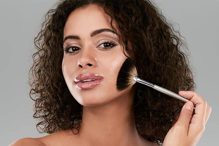 مراحل استفاده از هایلایتر پودری 