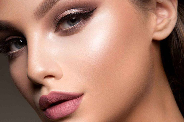 مزایای استفاده از هایلایتر در آرایش